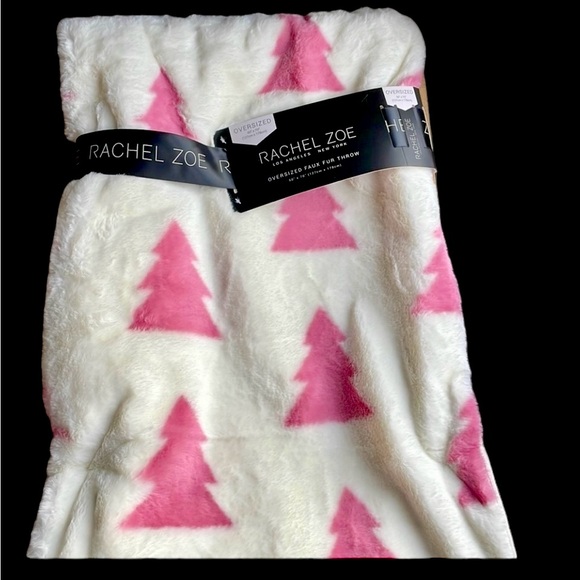 🎉HP🎉🌲RACHEL ZOE Soft, plush oversized Holiday Faux Fur Throw🌲NWT🌲 - Picture 3 of 13
